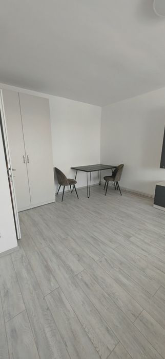 Garsoniera de închiriat