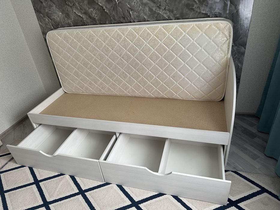 Продам кровать детскую