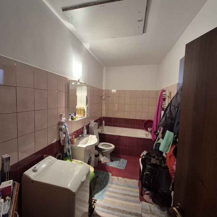 Casă din cărămidă în Porț comuna Marca.