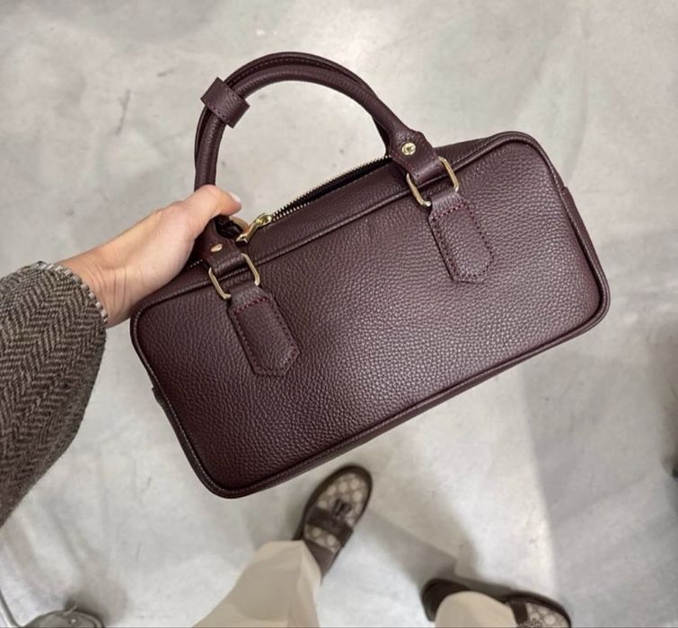 Продам кожаную сумку в стиле Miu Miu.Италия.