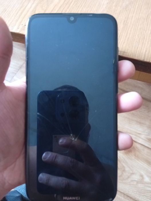 Продам телефон срочно