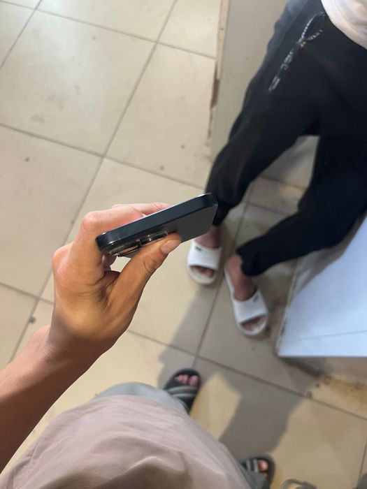 Продаю 15 про макс 256 86 процент