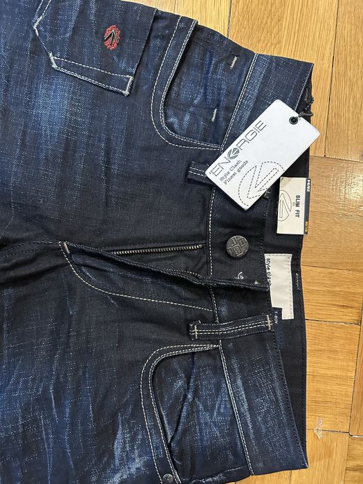 Blugi Albastri Energie