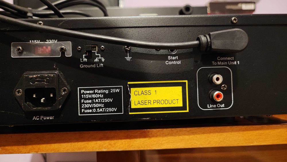 cd player dual pentru scenă Skytec Tec 2420