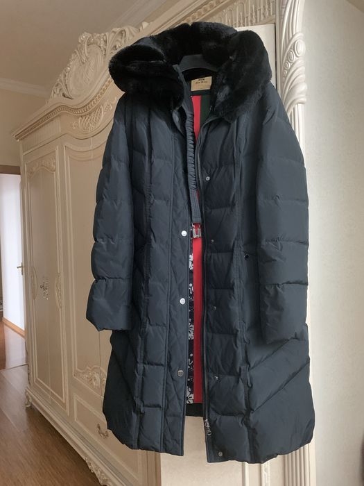 Пуховик зимний с капюшоном 48 разм