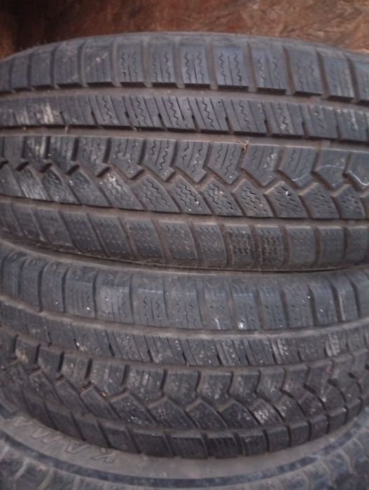 Продам две покрышки 195/60 r15.