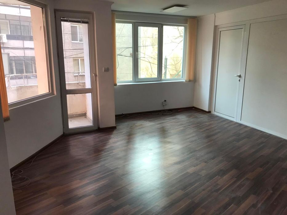 Тристаен апартамент, под наем, кв. Зимно кино Тракия