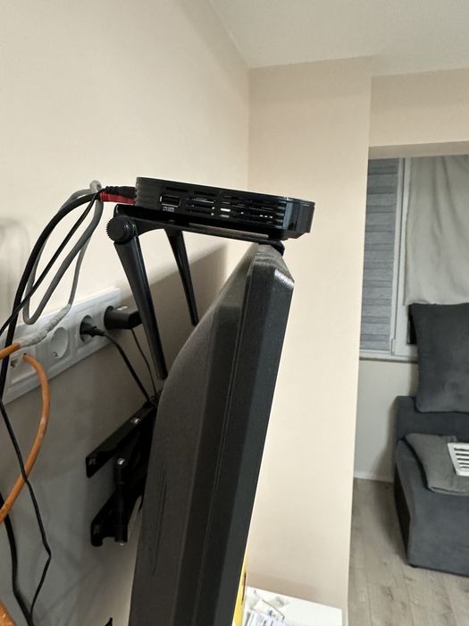 Стойка за приемник/тв