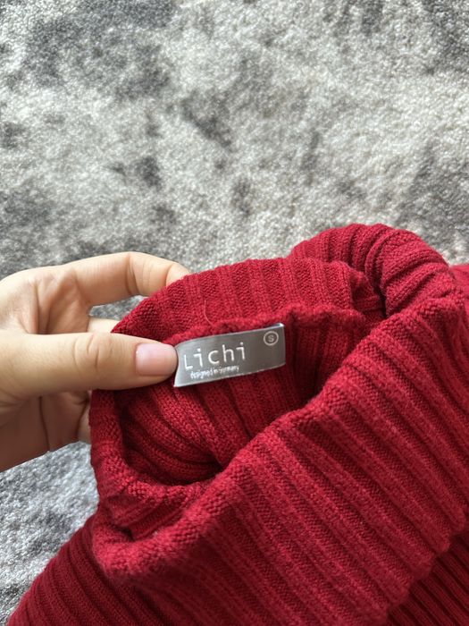 Продам теплый красиввй свитер длинный