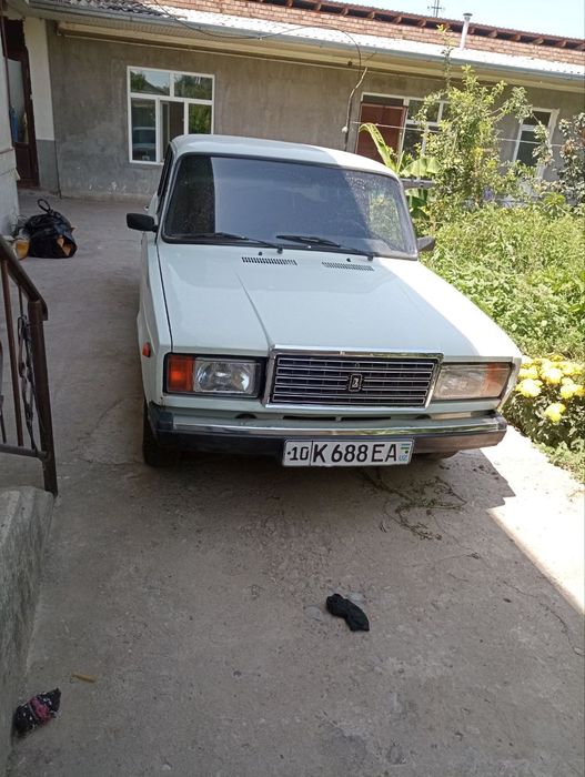 Vaz 2107 sotiladi
