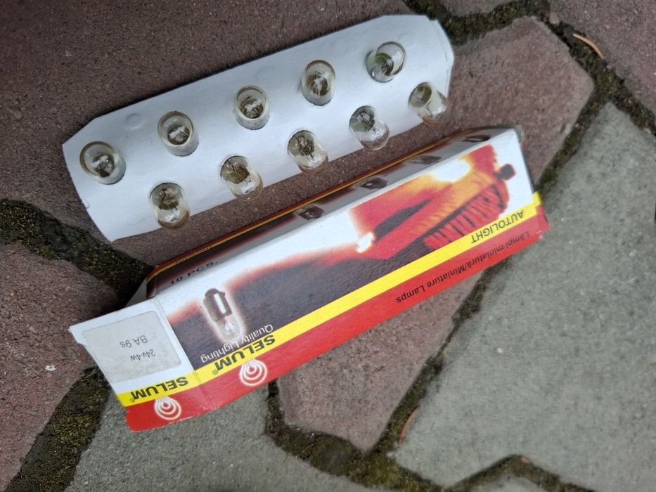 Becuri Hella Selum H4 H3 R2 C5W VY5W Ba9s Ba15s Sv8.5