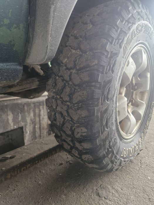 Джанти с гуми офроуд 4бр 15" за Нисан Навара