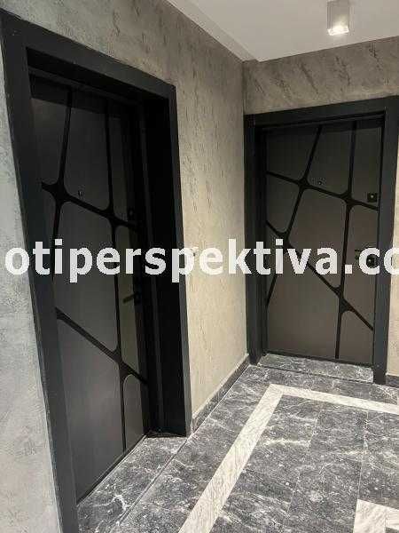 Продава се Тристаен апартамент в Пловдив, Христо Смирненски - 106 кв.м за 1348 €/кв.м - Снимка #6