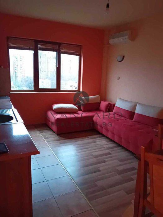 Продава се Тристаен апартамент в Пловдив, Изгрев - 58 кв.м за 826 €/кв.м - Снимка #1