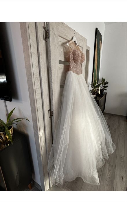 Vand Rochie Mireasa marca Team Bride + CADOU VOAL si CRINOLINA