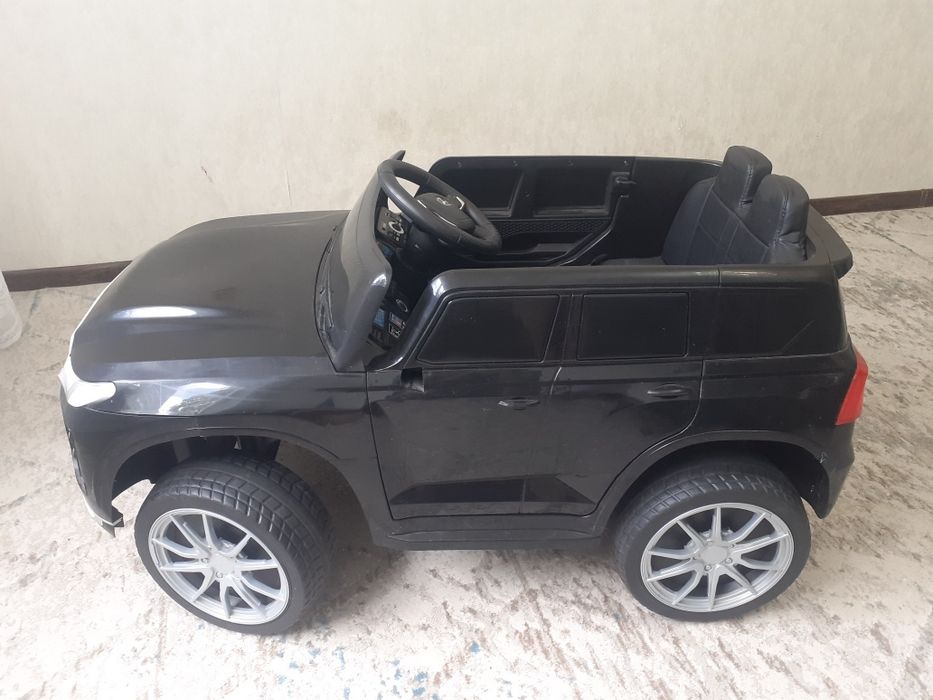Продам детский электроавтомобиль Hyundai Palisade