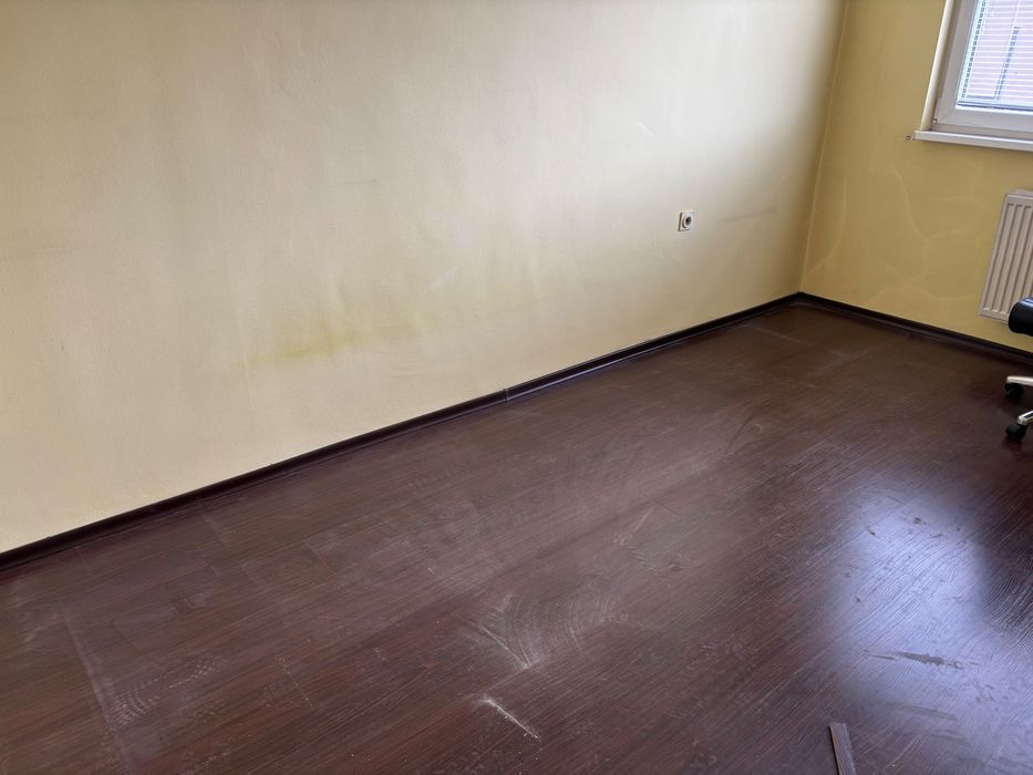 Подарявам ламиниран паркет