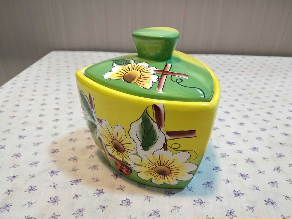 Сахарница, декоративная.