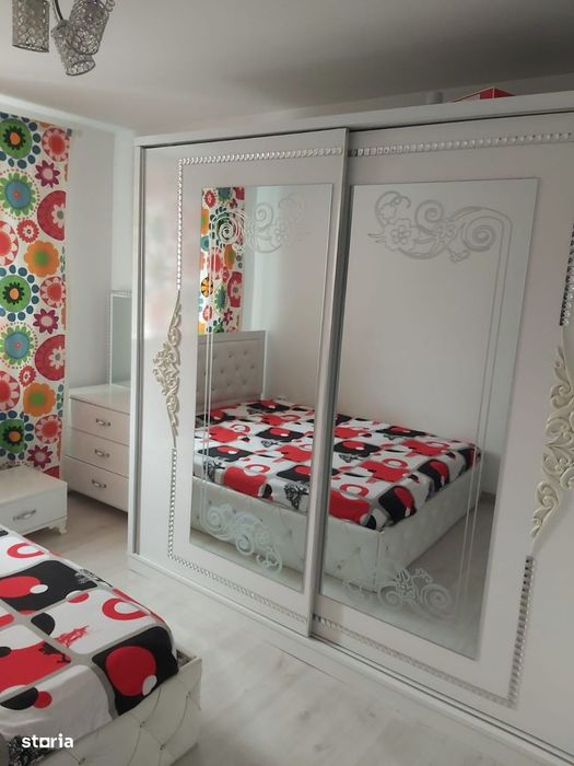 De inchiriat apartament 3 camere