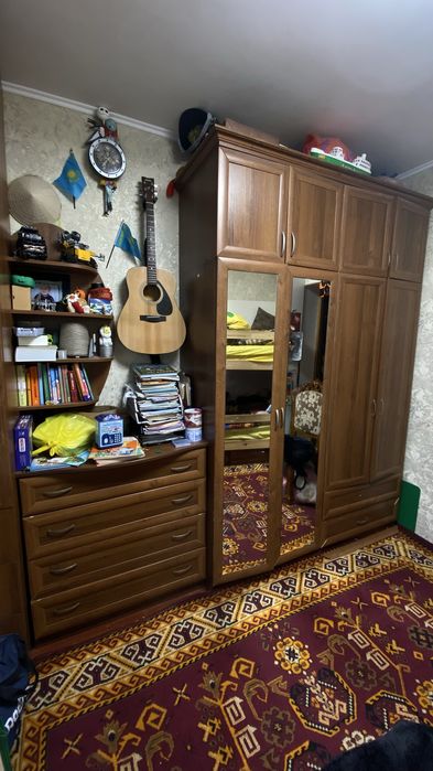 Продам стенку / шкаф и комод