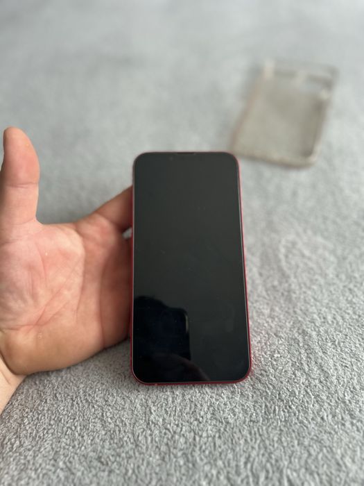 Vând iphone 13 red edition!