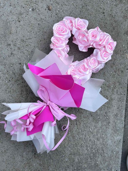 Подарък Букети от сатенени рози