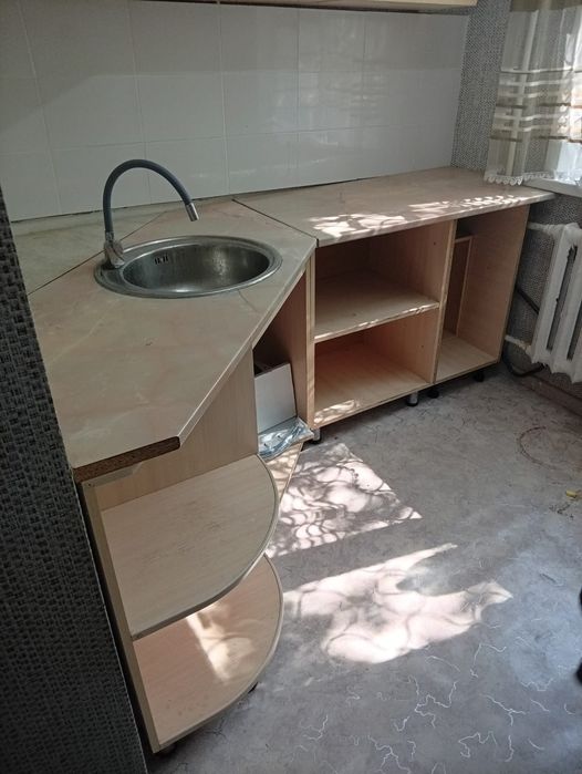 Продаю  кухонный гарнитур