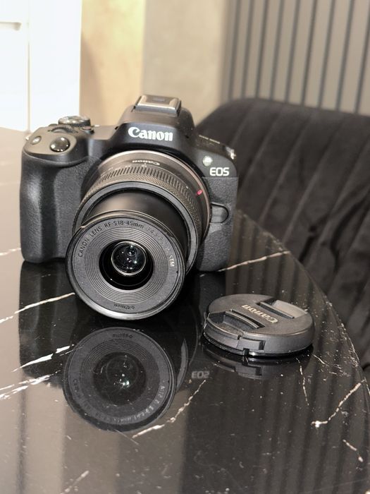 Mirrorless Canon EOS-R50, RF-S 18-45mm