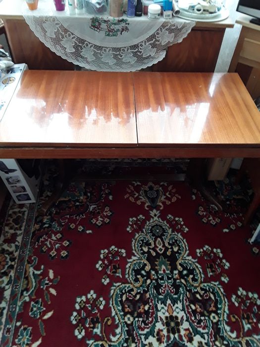 Маса холна разтегателна