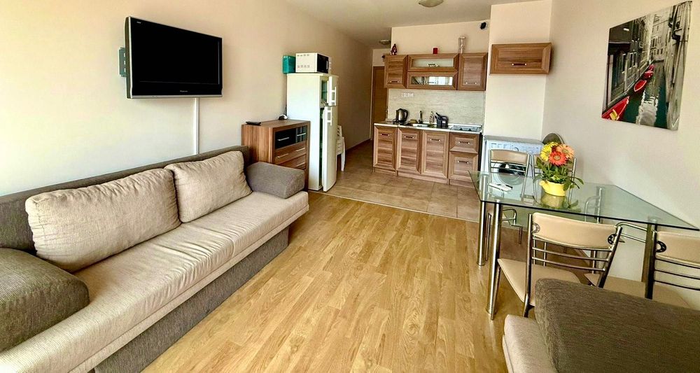 Продава се Двустаен апартамент в Поморие - 60 кв.м за 1600 €/кв.м - Снимка #2