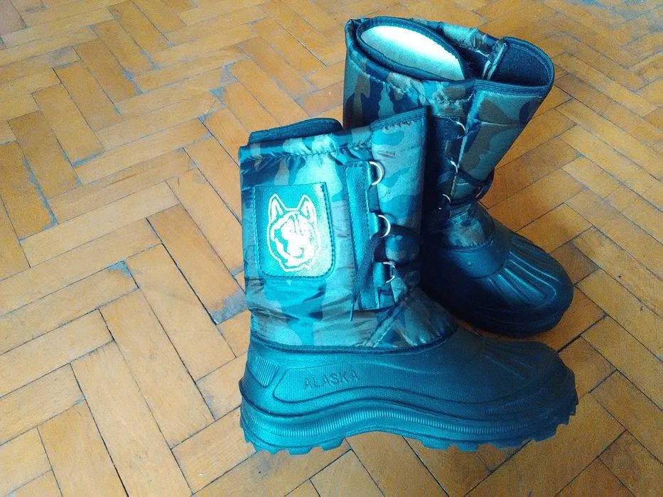 Гумени ботуши тип апрески с гума до глезените марка ALASKA на 1 носене