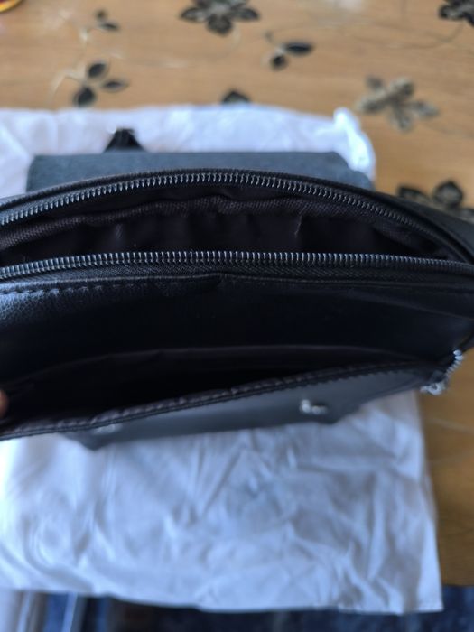 Продавам чисто нови мъжки чантички