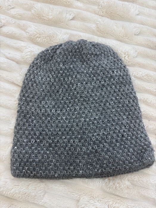 Продам женские шапки