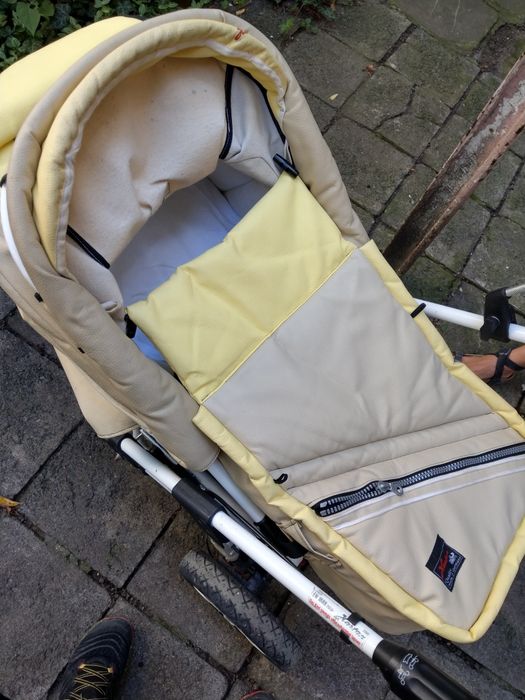 Масивна немска бебешка количка Hartan