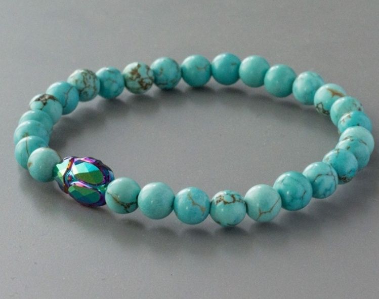 Гривна тюркоаз с елемент Swarovski скарабей