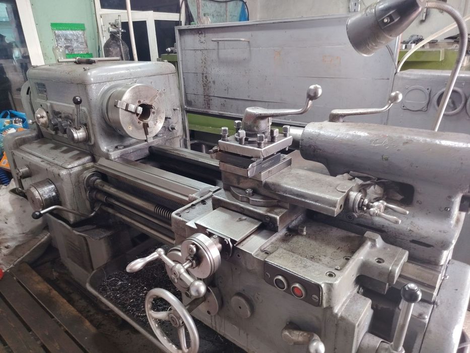 Токарный станок 
Сотилади.  Срочно!
2 тасиям ишлаб Турган