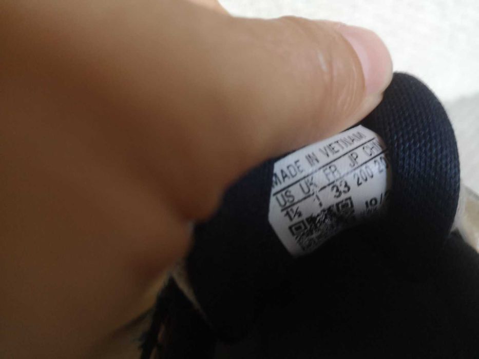 Маратонки адидас, номер 33