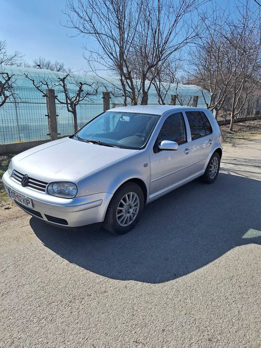 VOLKSWAGEN Golf 2003