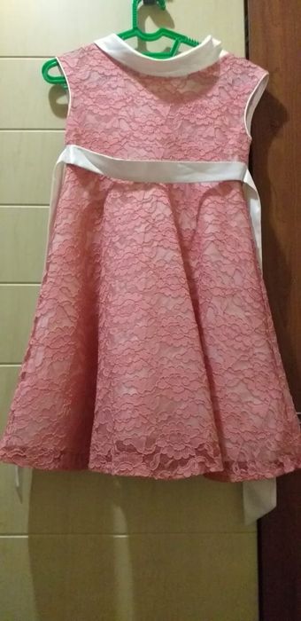 Продам платья для девочек