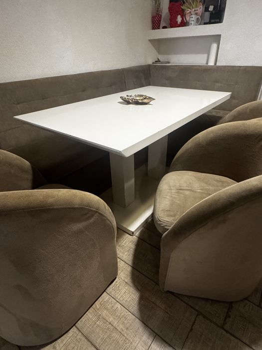 Coltar masa si fotolii bucatarie