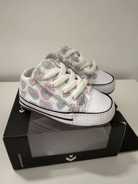 Бебешки кецове Converse за момиче