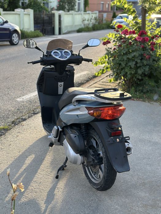 Vând Scuter motorizare Honda SH