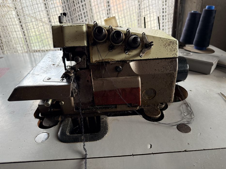 Masina sulfilat si cusut triploc