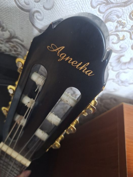 Классическая гитара Aghetha