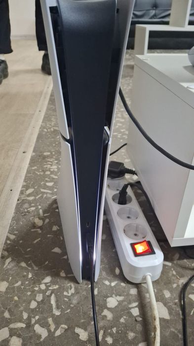 Playstation 5 Slim ещё на гарантии