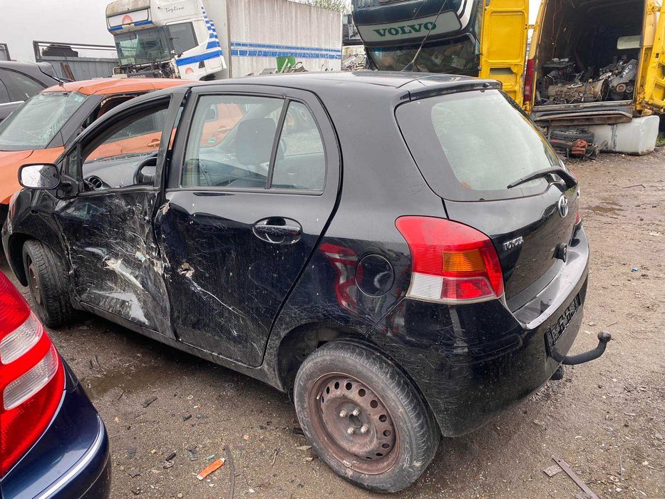 toyota yaris 2 1.3 бензин на части  тойота ярис 2  теглич