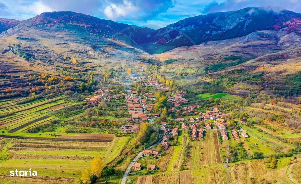 Casă din piatră la poalele Bedeleului – Izvoarele, Alba