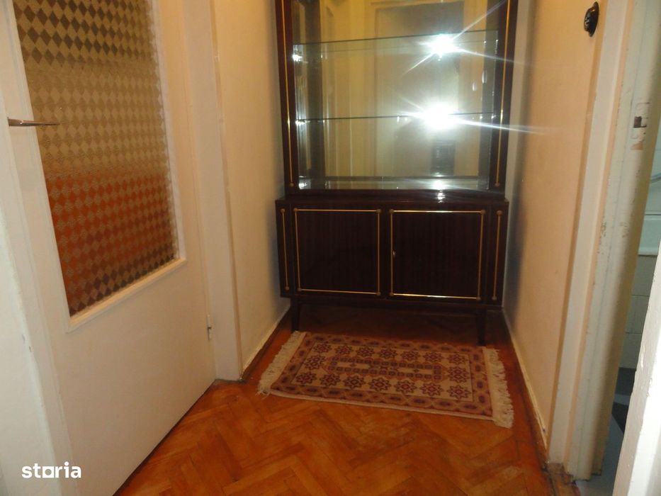 Apartament 4 camere, 2 bai, 2 balcoane, etaj 1, bloc reabilitat Vlaicu