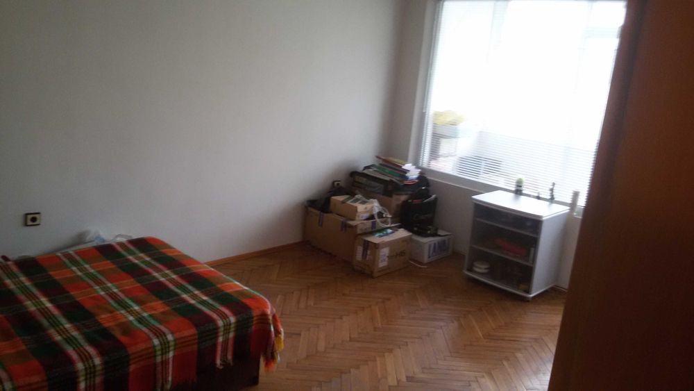 Дава се под наем Тристаен апартамент в Варна, Цветен квартал - 85 кв.м за 498.27 € - Снимка #6