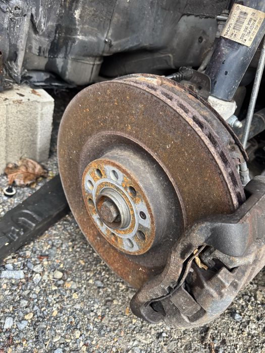 Спирачки от Пасат б6 r3.2  / vw passat 6 предни спирачки 345мм